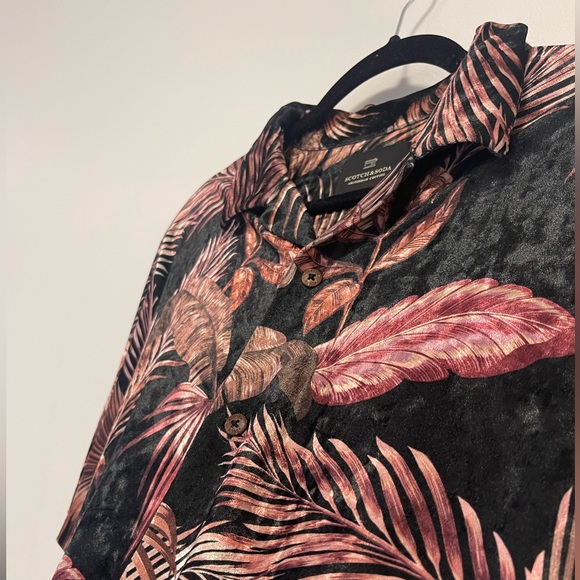 SCOTCH & SODA VELVET GRAPHIC T - Picture 4 of 4